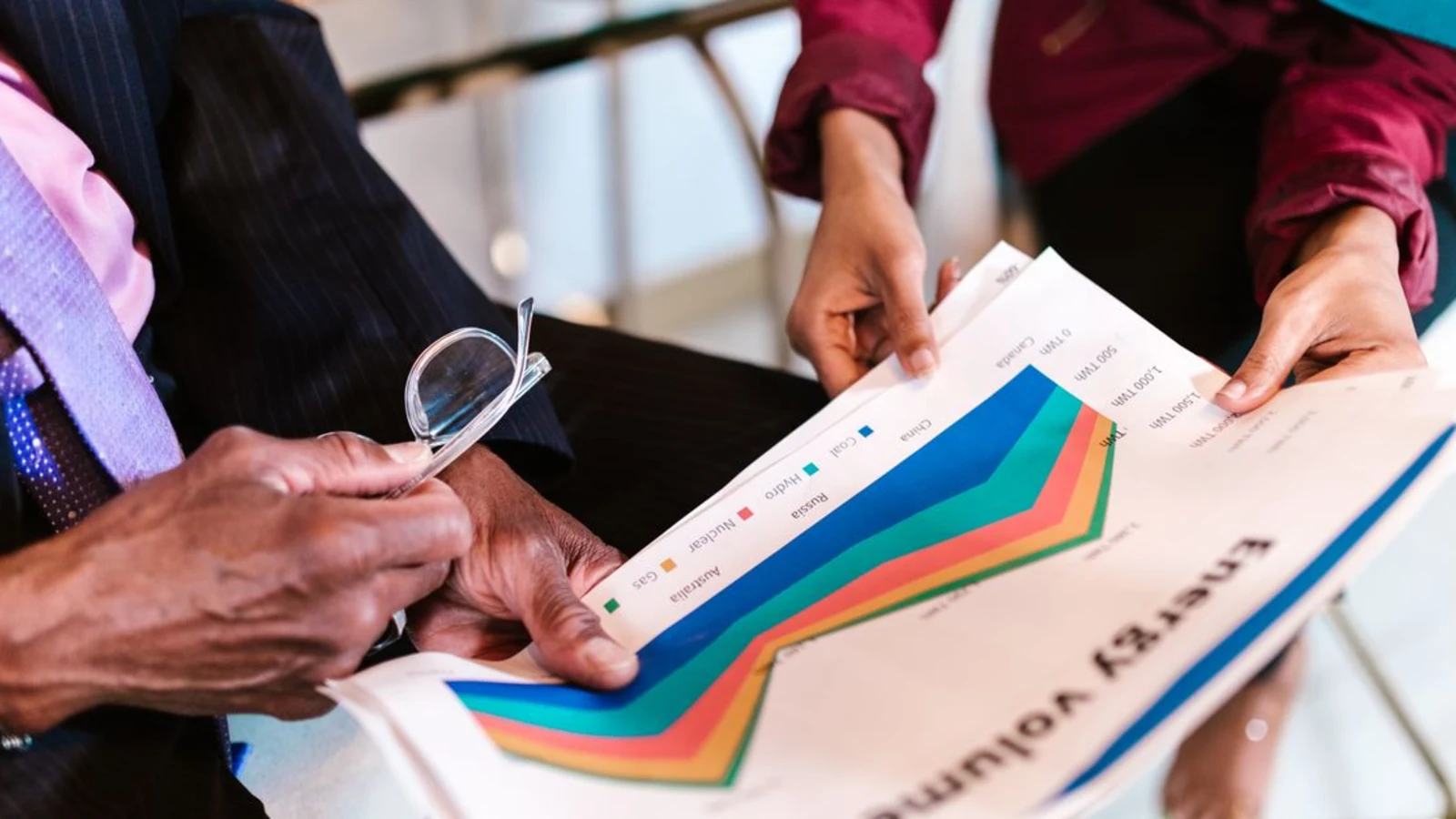 Dirigeant ouest-africain qui calcule le coût de ses leads qualifiés